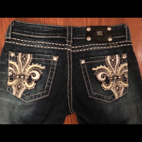 Miss Me Bermuda Jean Shorts EUC - Picture 4 of 7